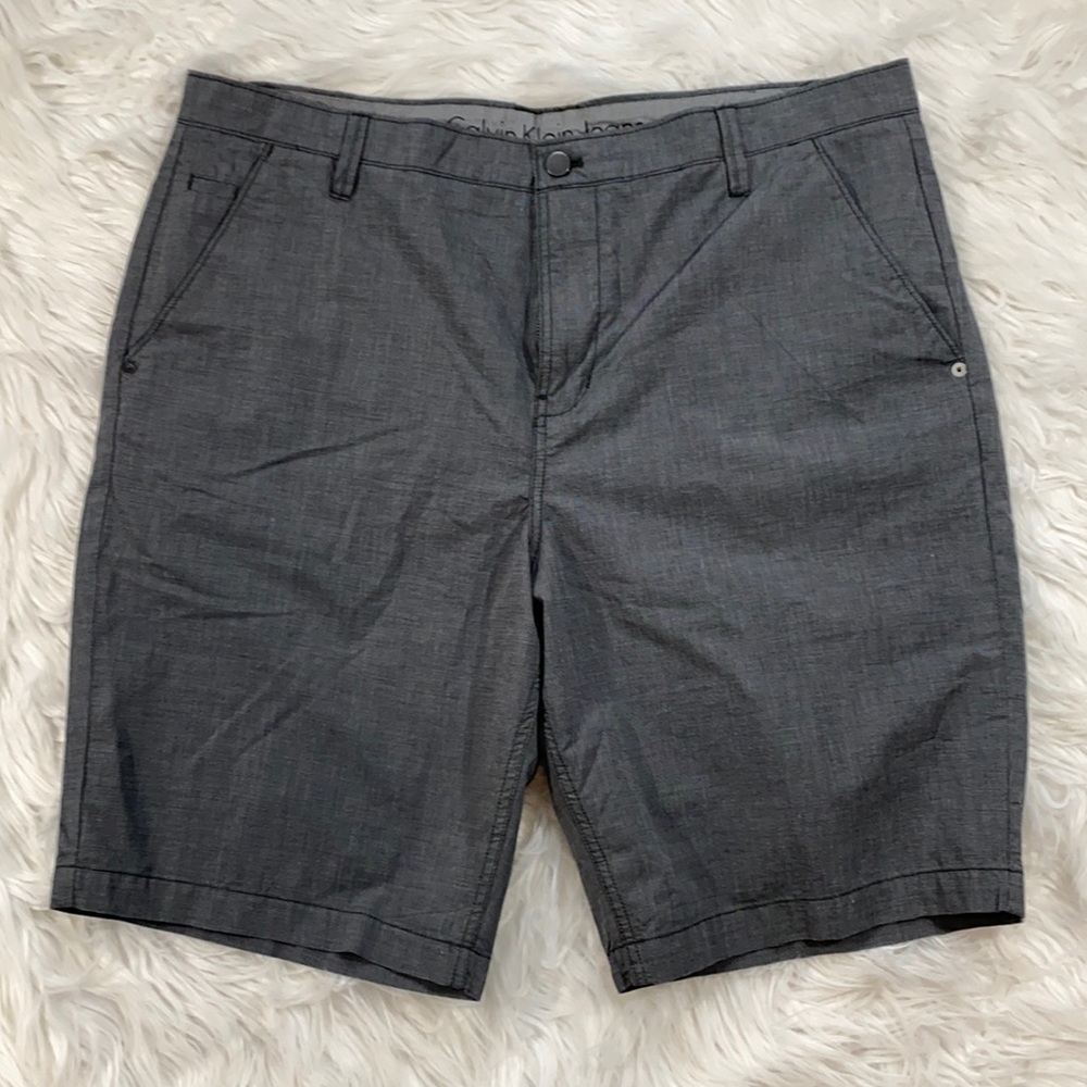 Calvin Klein Dark Gray Men’s Shorts Size 38